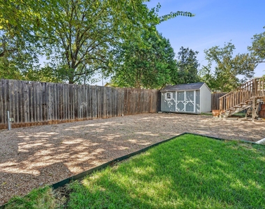 1710 Wethersfield - Photo Thumbnail 26