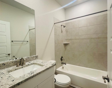 13724 Heartland Dr - Photo Thumbnail 18