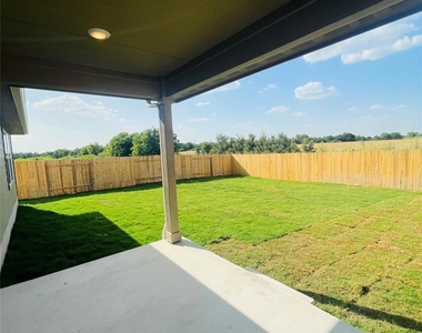 13724 Heartland Dr - Photo Thumbnail 7