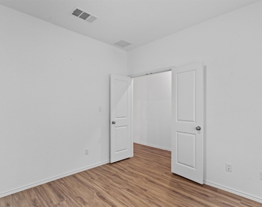 102 Coyote Mountain Cv - Photo Thumbnail 3