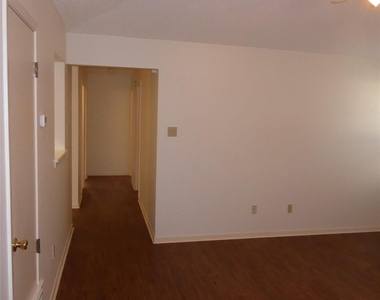 6807 Colony Loop Dr - Photo Thumbnail 6