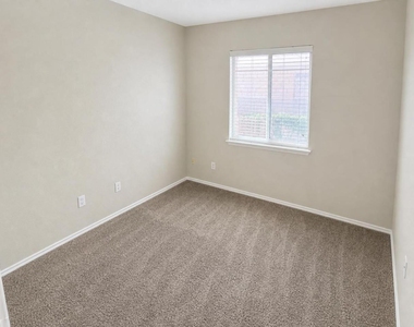 14700 Springs Edge Dr - Photo Thumbnail 12