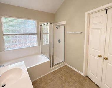 14700 Springs Edge Dr - Photo Thumbnail 5
