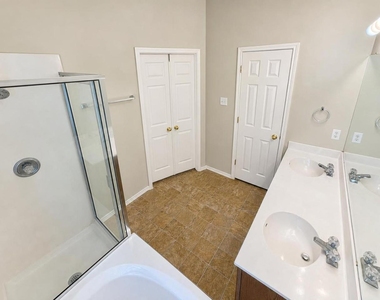 14700 Springs Edge Dr - Photo Thumbnail 13