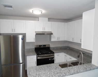 1209 Green Valley Cv - Photo Thumbnail 5