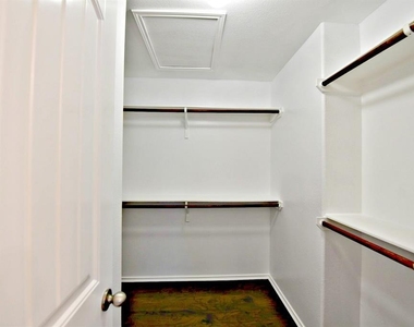 17708 Bridgefarmer Blvd - Photo Thumbnail 11