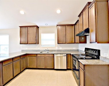 17708 Bridgefarmer Blvd - Photo Thumbnail 5
