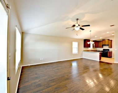 17708 Bridgefarmer Blvd - Photo Thumbnail 4