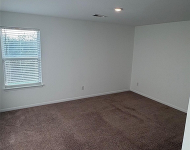 18401 Quiet Range Dr - Photo Thumbnail 4