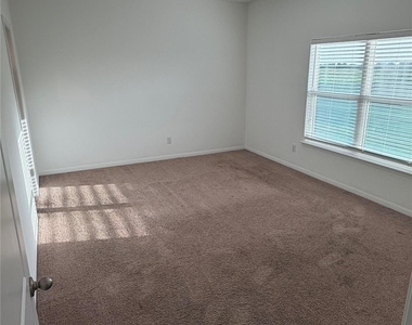 18401 Quiet Range Dr - Photo Thumbnail 7