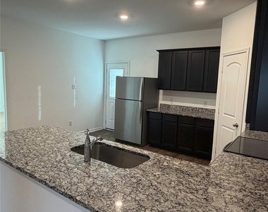 18401 Quiet Range Dr - Photo Thumbnail 17