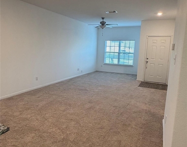 18401 Quiet Range Dr - Photo Thumbnail 12