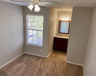 1594 Parkfield Cir - Photo Thumbnail 18