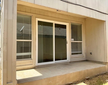 1594 Parkfield Cir - Photo Thumbnail 21