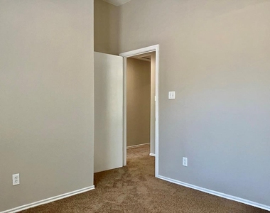 1594 Parkfield Cir - Photo Thumbnail 13