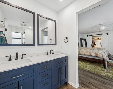 908 Riddlewood Dr - Photo Thumbnail 10