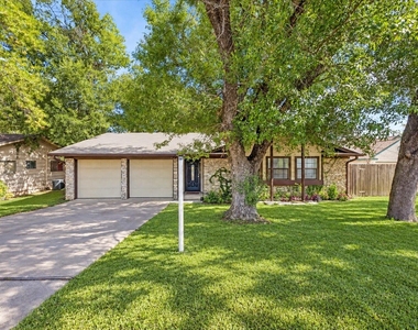 908 Riddlewood Dr - Photo Thumbnail 3