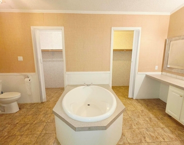 1 Davis St - Photo Thumbnail 7
