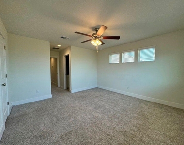 549 White Steppe Way - Photo Thumbnail 7