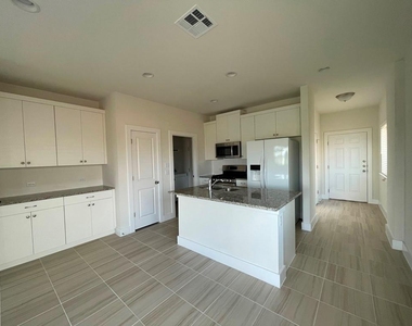 549 White Steppe Way - Photo Thumbnail 4