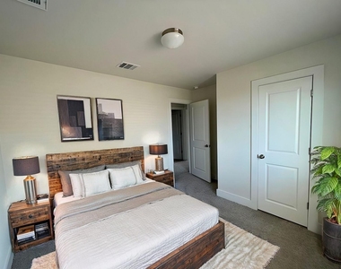 549 White Steppe Way - Photo Thumbnail 15