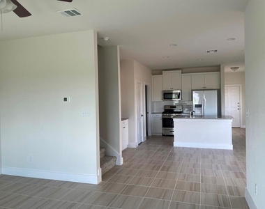 549 White Steppe Way - Photo Thumbnail 3