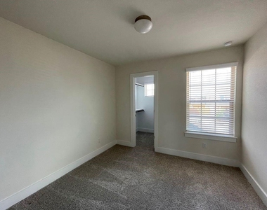 549 White Steppe Way - Photo Thumbnail 17