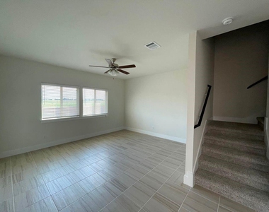 549 White Steppe Way - Photo Thumbnail 1
