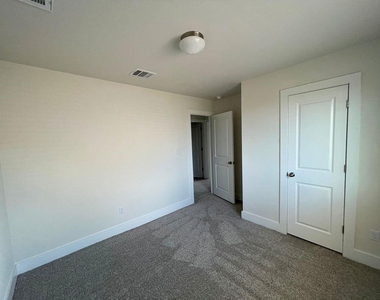 549 White Steppe Way - Photo Thumbnail 16