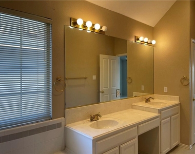 602 Cloud Ct - Photo Thumbnail 13