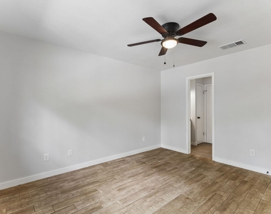 10613 Archdale Dr - Photo Thumbnail 15