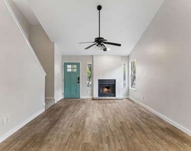 10613 Archdale Dr - Photo Thumbnail 4