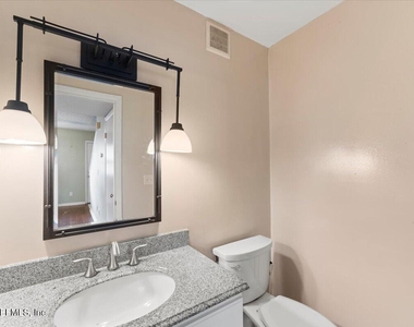 105 Rio Del Mar Street - Photo Thumbnail 13