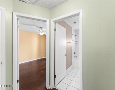 105 Rio Del Mar Street - Photo Thumbnail 11