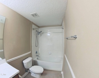 2200 Marsh Hawk Lane - Photo Thumbnail 15
