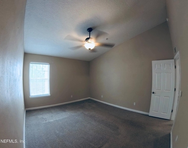 2200 Marsh Hawk Lane - Photo Thumbnail 9