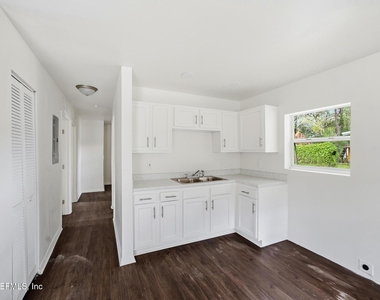 4014 Spires Avenue - Photo Thumbnail 7