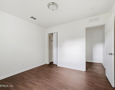 4014 Spires Avenue - Photo Thumbnail 12