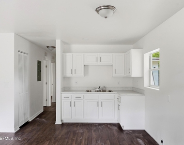 4014 Spires Avenue - Photo Thumbnail 6