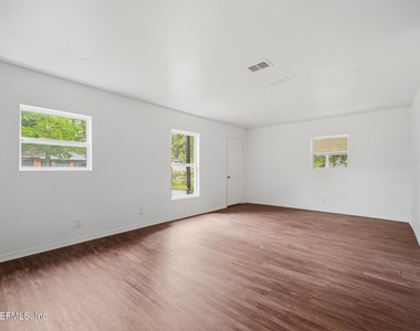 4014 Spires Avenue - Photo Thumbnail 5
