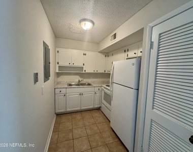 3212 Herschel Street - Photo Thumbnail 5