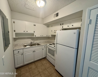 3212 Herschel Street - Photo Thumbnail 4