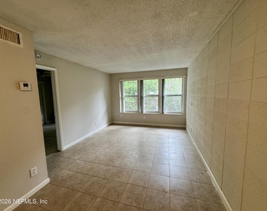 3212 Herschel Street - Photo Thumbnail 2