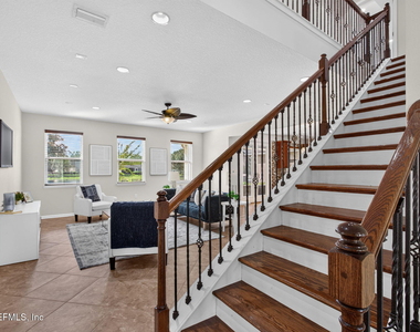 127 Rockcreek Drive - Photo Thumbnail 13
