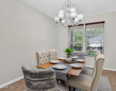 127 Rockcreek Drive - Photo Thumbnail 10
