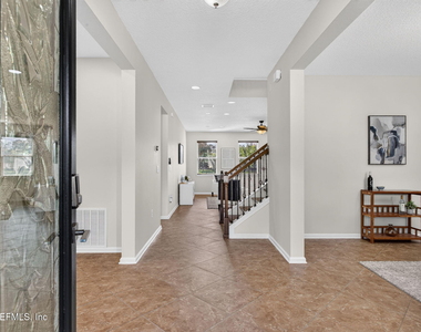 127 Rockcreek Drive - Photo Thumbnail 5