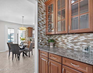 127 Rockcreek Drive - Photo Thumbnail 22