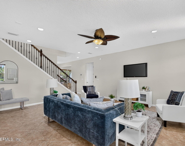 127 Rockcreek Drive - Photo Thumbnail 18