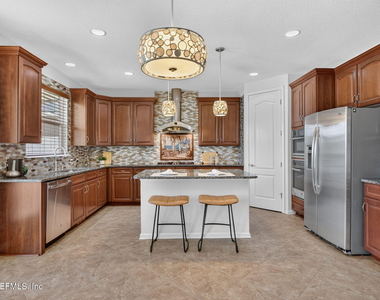 127 Rockcreek Drive - Photo Thumbnail 24