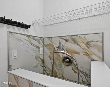 127 Rockcreek Drive - Photo Thumbnail 35